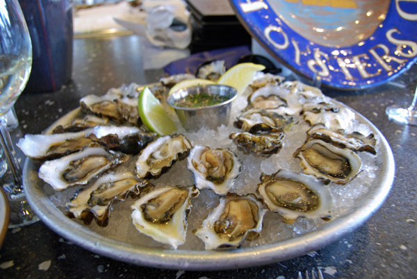 Post image for Dining in San Francisco; Hog Island Oysters at the Ferry Building and A 16 Restaurant