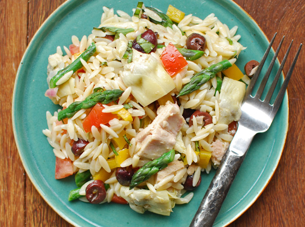 Post image for Orzo Salad with Asparagus, Artichokes, Tuna & Lemon Vodka Vinaigrette