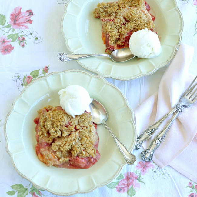 Post image for Strawberry and Nectarine Crisp